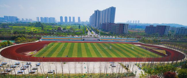 重庆电讯职业学院(五年制大专)拔河比赛